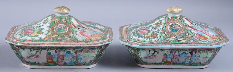 LOCKKAROTTER, ett par, porslin, Kina, Kanton, 1900-tal.