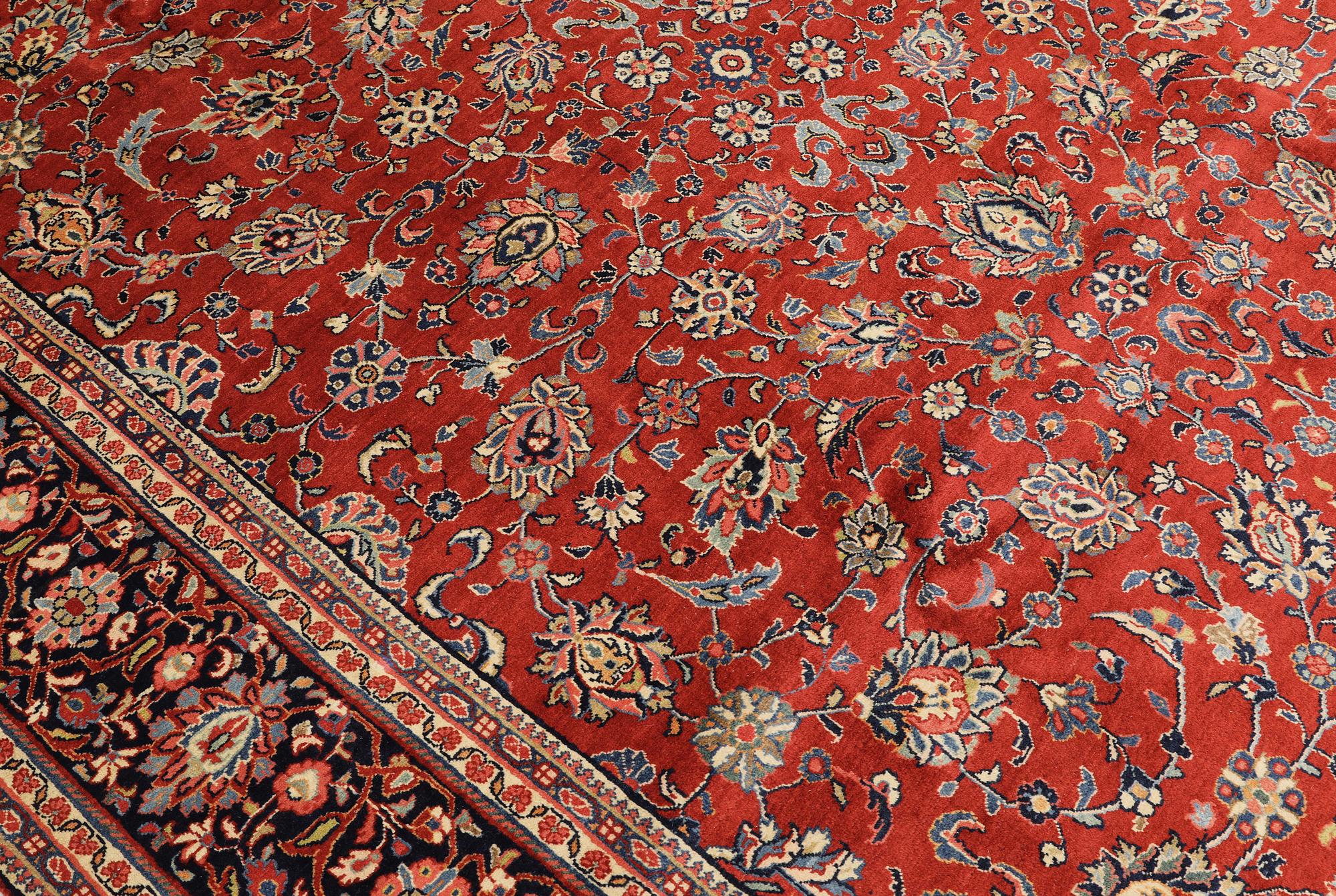 Matta, Sarouk, ca 353 x 265 cm.