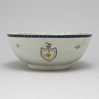 A famille rose armorial punch bowl, Qing dynasty, Qianlong (1736-95).