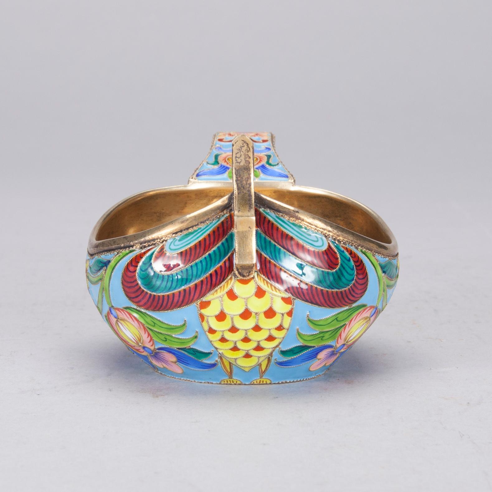 KÅSA, förgylld silver och emalj, cloisonné, tillverkad i Leningrad 1953-60.