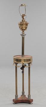 GOLVFOTOGENLAMPA, Louis XVI-stil, 1900-tal.