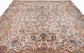 Matta, Kirman, ca 540 x 350 cm.