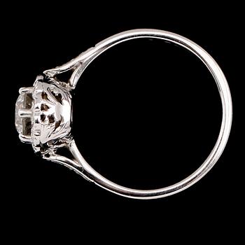 RING, 18 k vitguld, briljantslipad diamant ca 0.93 ct.