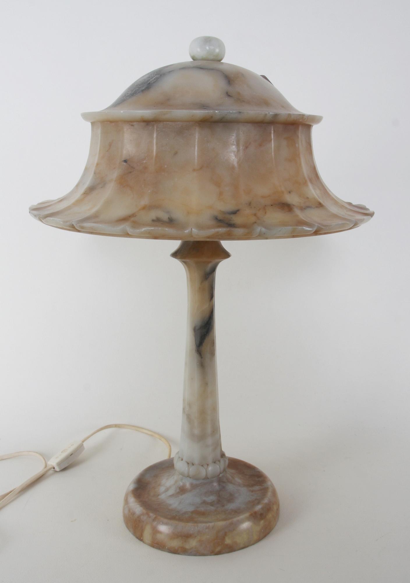 BORDSARMATUR, alabaster.