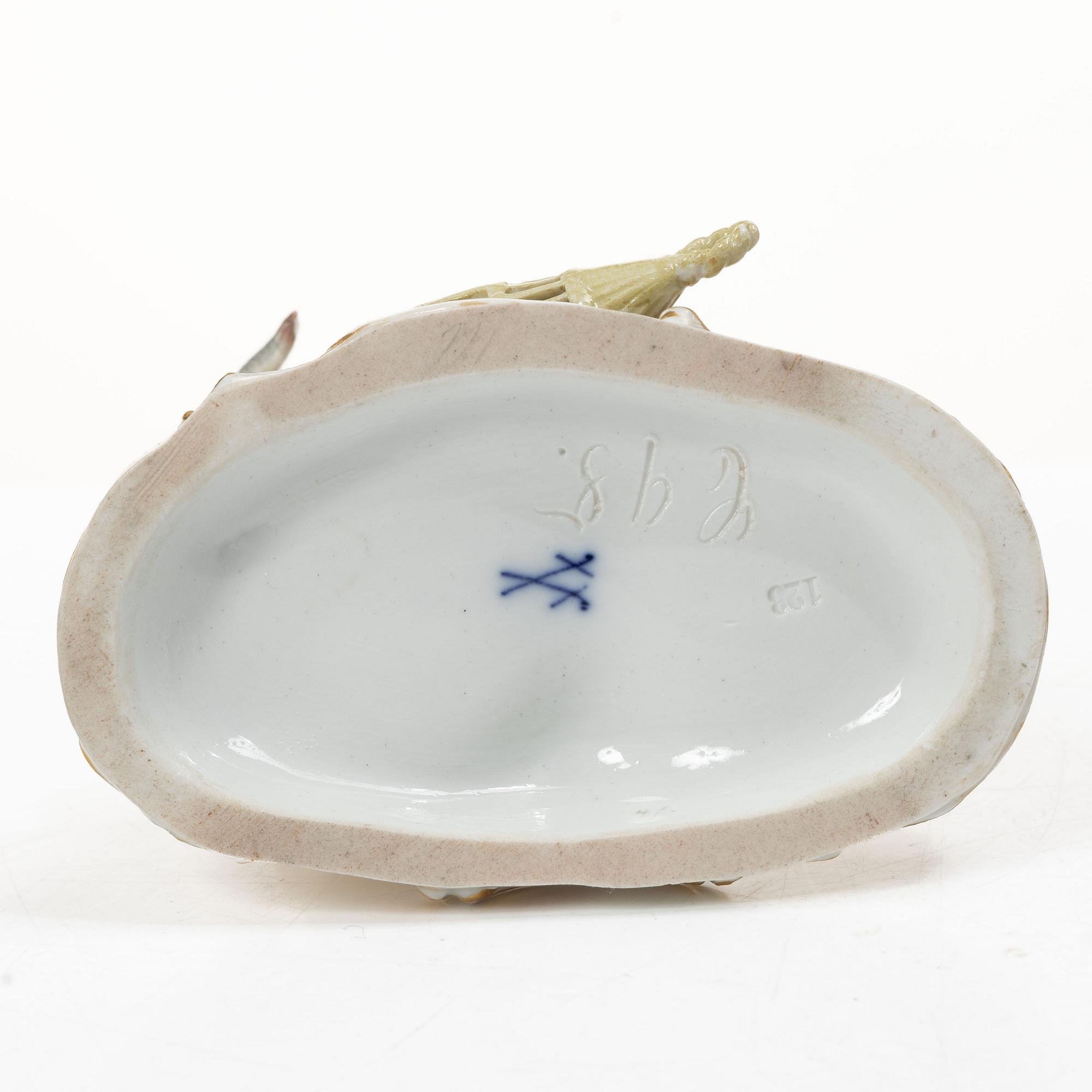 Meissen, Two porcelain figurines, allegories of earth and water, circa 1900.