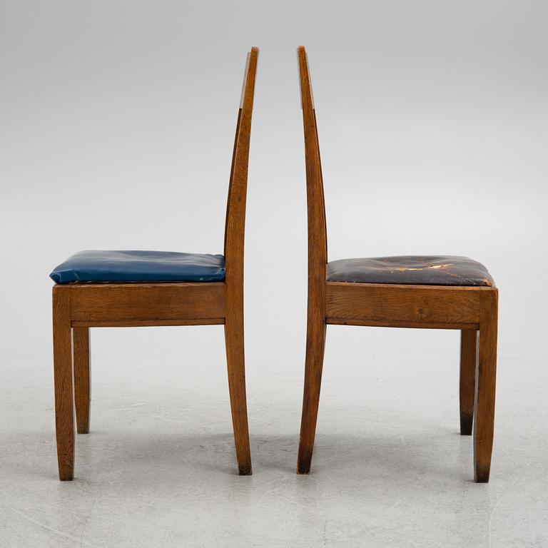 Carl Westman, attributed, a pair of oak chairs, from around the year 1915.