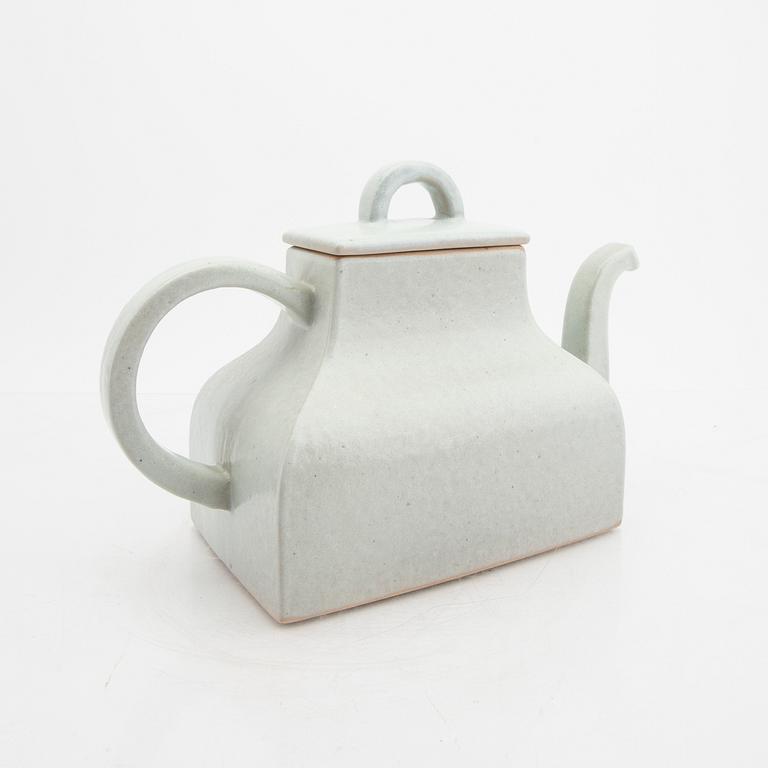 Signe Persson-Melin, tekanna glaserad keramik, handsignerad och numrerad 48/100.