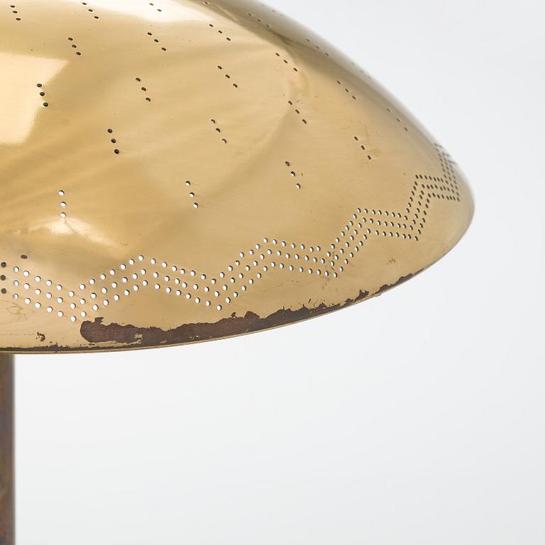 Paavo Tynell, pöytävalaisinpari, malli 5061, Idman 1900-luvun puoliväli.