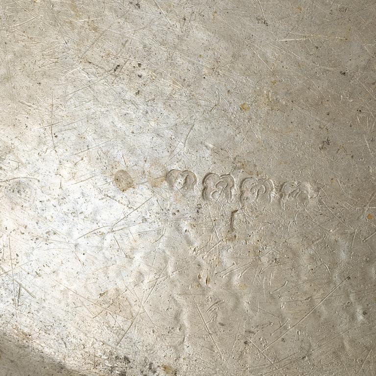 Eric Pettersson Krietz (master in Stockholm 1753-1795), a pewter charger, Stockholm.