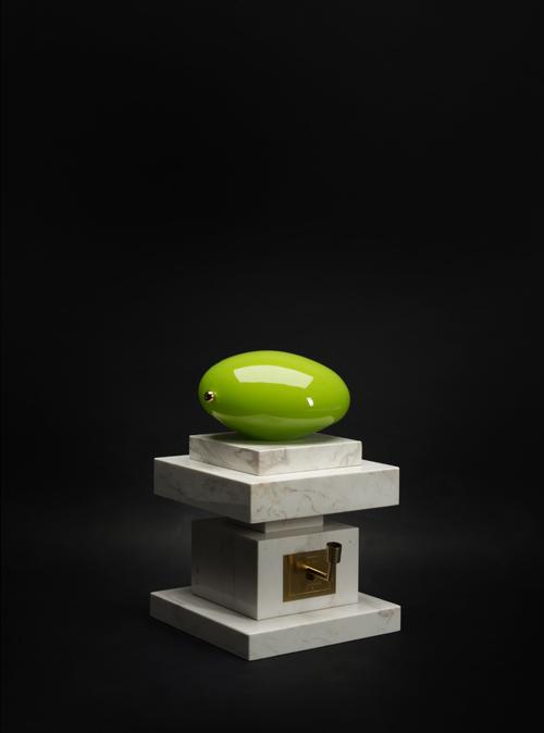 MAN YAU, skulptur, signerad, numrerad 1/3.