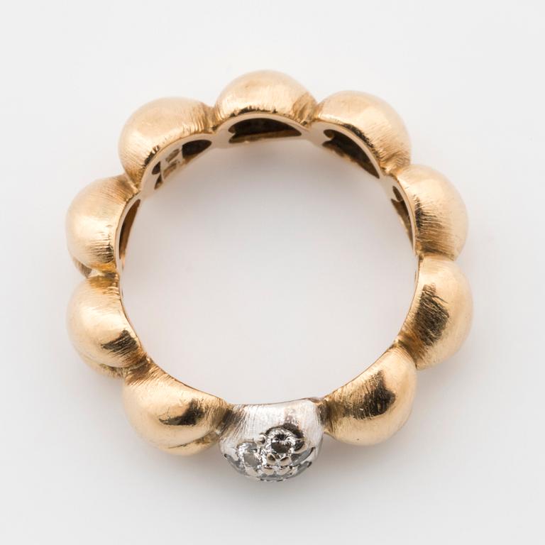OLE LYNGGAARD, "Heart ring", ring with brilliant-cut diamonds ca 0.27 cts.