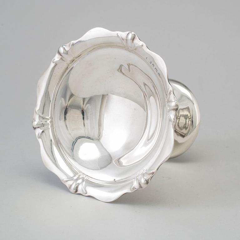 J GLOSTER LTD, a silver bowl from Birmingham, England, 1926.