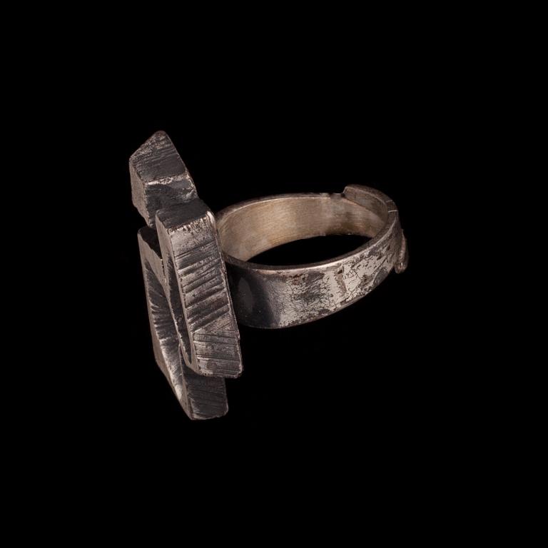 ARMBAND samt RING, sterling silver. Sten & Laine, Åbo 1972. Vikt totalt ca 72 g.