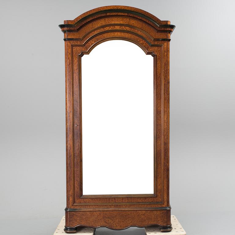 SKÅP, med fasettslipat spegelglas, rotfanér, 1800-talets slut.