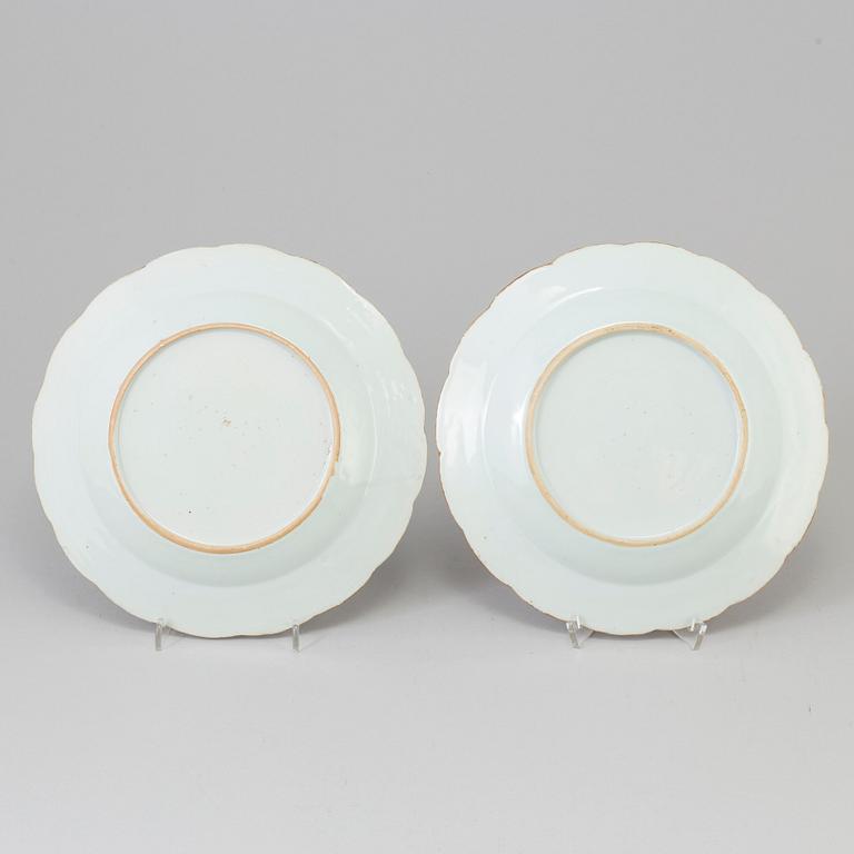 A pair of Chinese porcealin plates, Qianlong (1736-95).