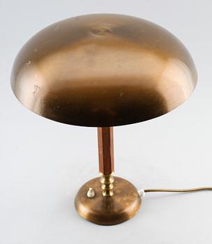 BORDSLAMPA, metall och teak, 1900-talets första hälft.