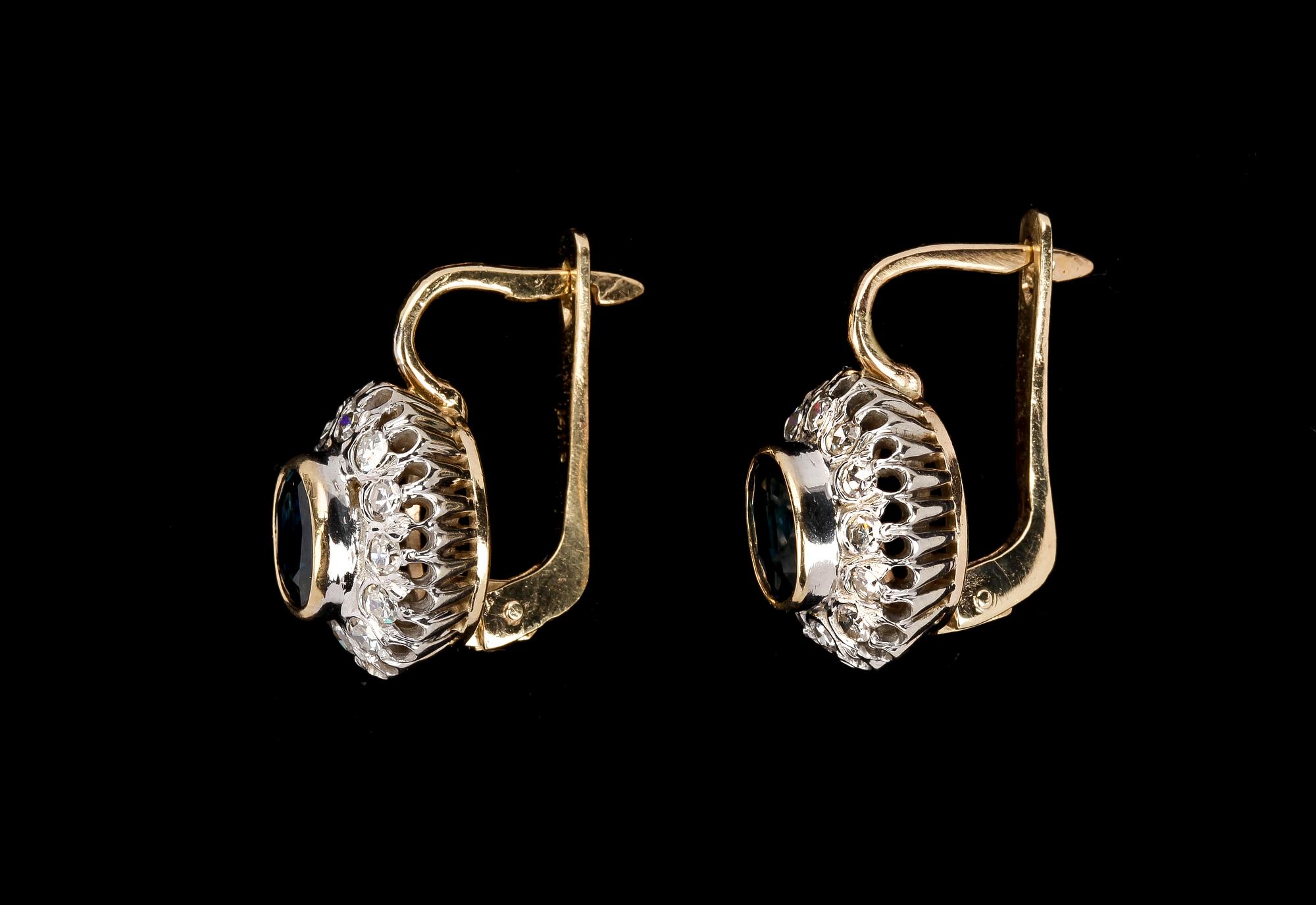 ÖRHÄNGEN, 14k guld med safirer och gammalslipade diamanter, tot ca 0.60 ct.