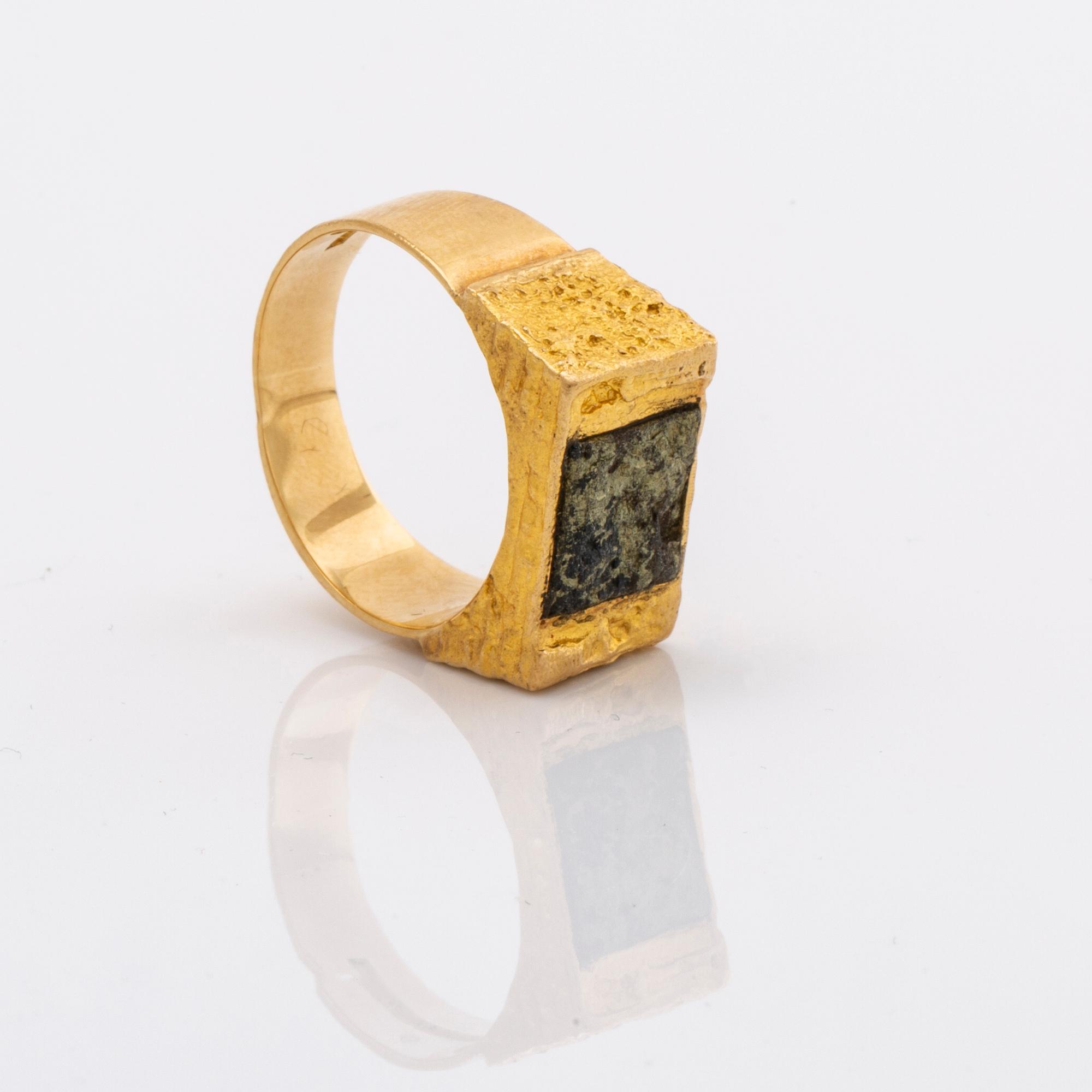 LAPPONIA 18K gold and copper ore, set of ring cufflinks and tie-pin, total weight 33,0 g, Finland 1988, design"Guldsten".