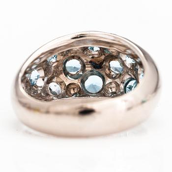 Ring, 18K vitguld, topaser. Ofelia Jewelry, Helsingfors.