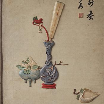 Reliefer, ett par, sten och siden. Qingdynastin (1644-1912).