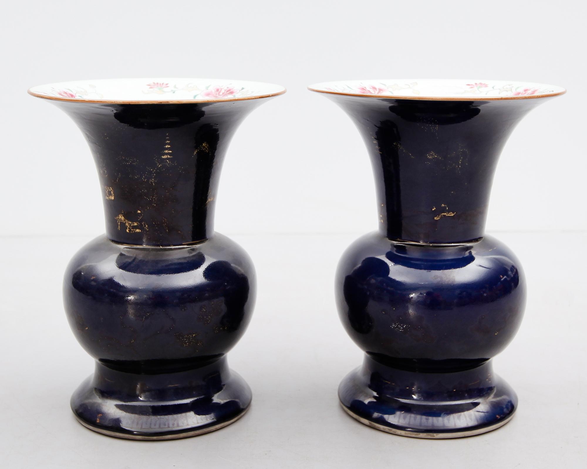 VASER, 1 par, porslin, Kina, Qianlong 1736-1795.