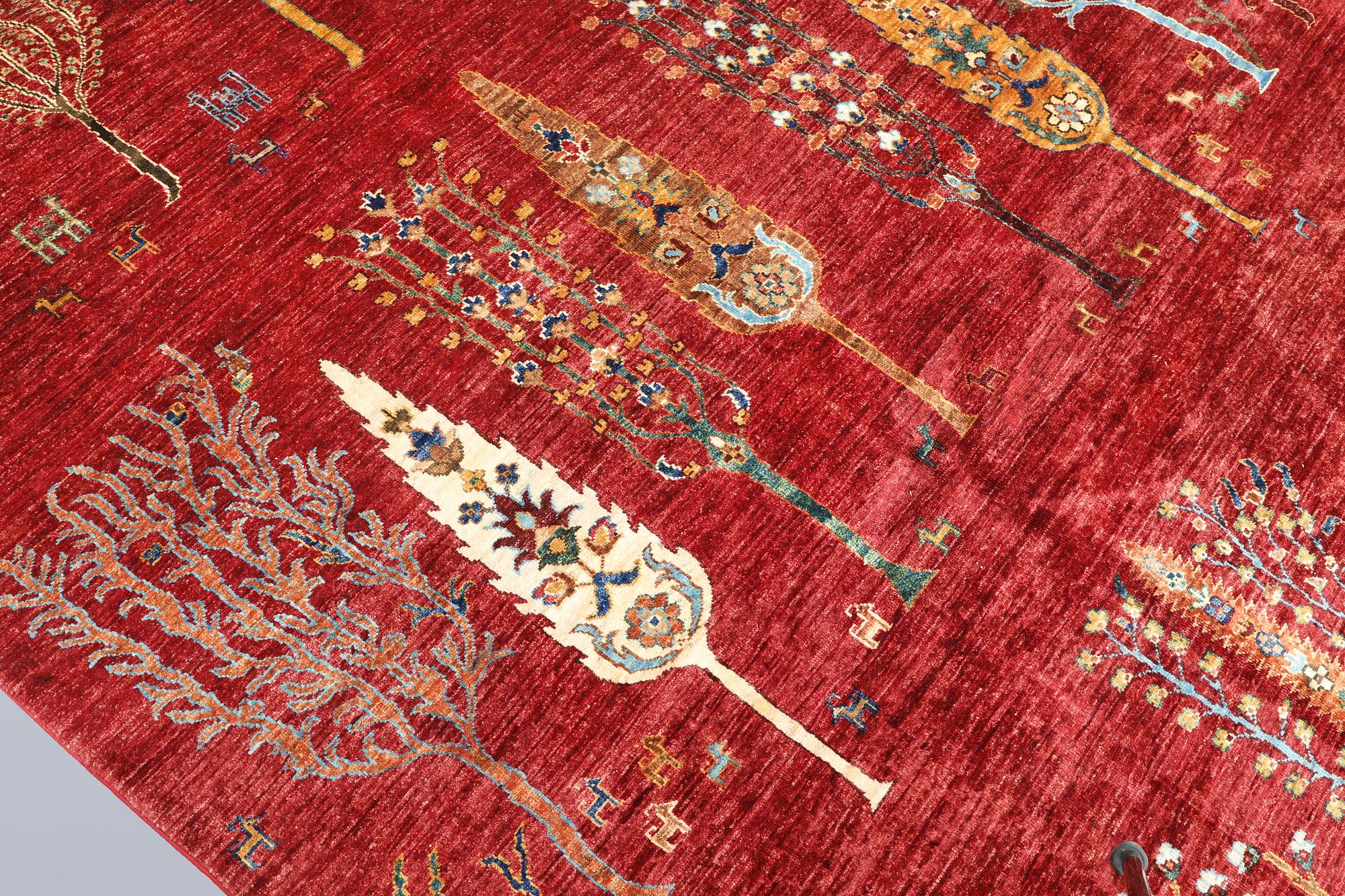 A carpet, Ziegler design, approx. 337 x 257 cm.