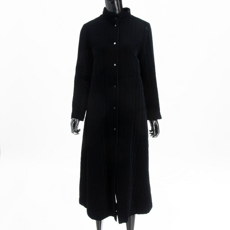 A Black Velvet Ooppera Coat, size 38.