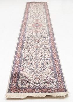 A runner carpet, oriental, ca 532 x 82 cm.