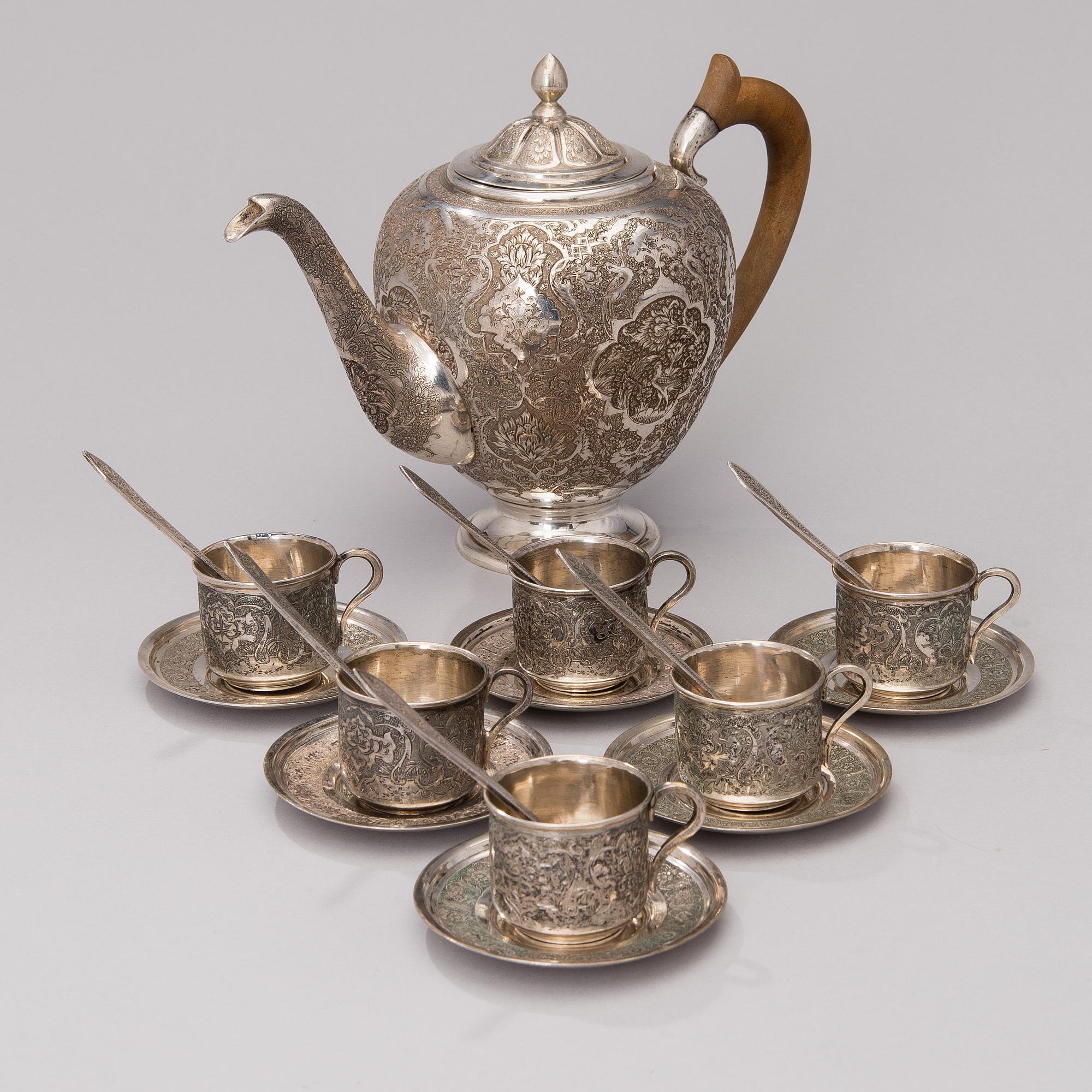A Persian coffee set in silver, 7 pcs, Iran 20th century. Total weight circa 1334 g.