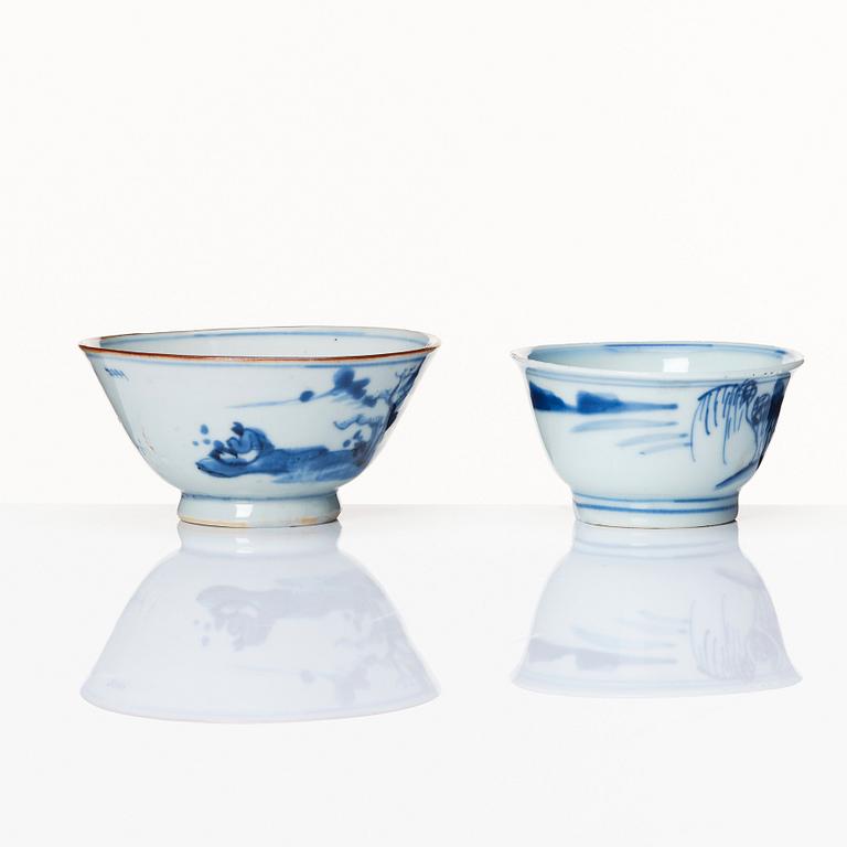 Two blue and white cups, Qing dynasty, 18th Century.