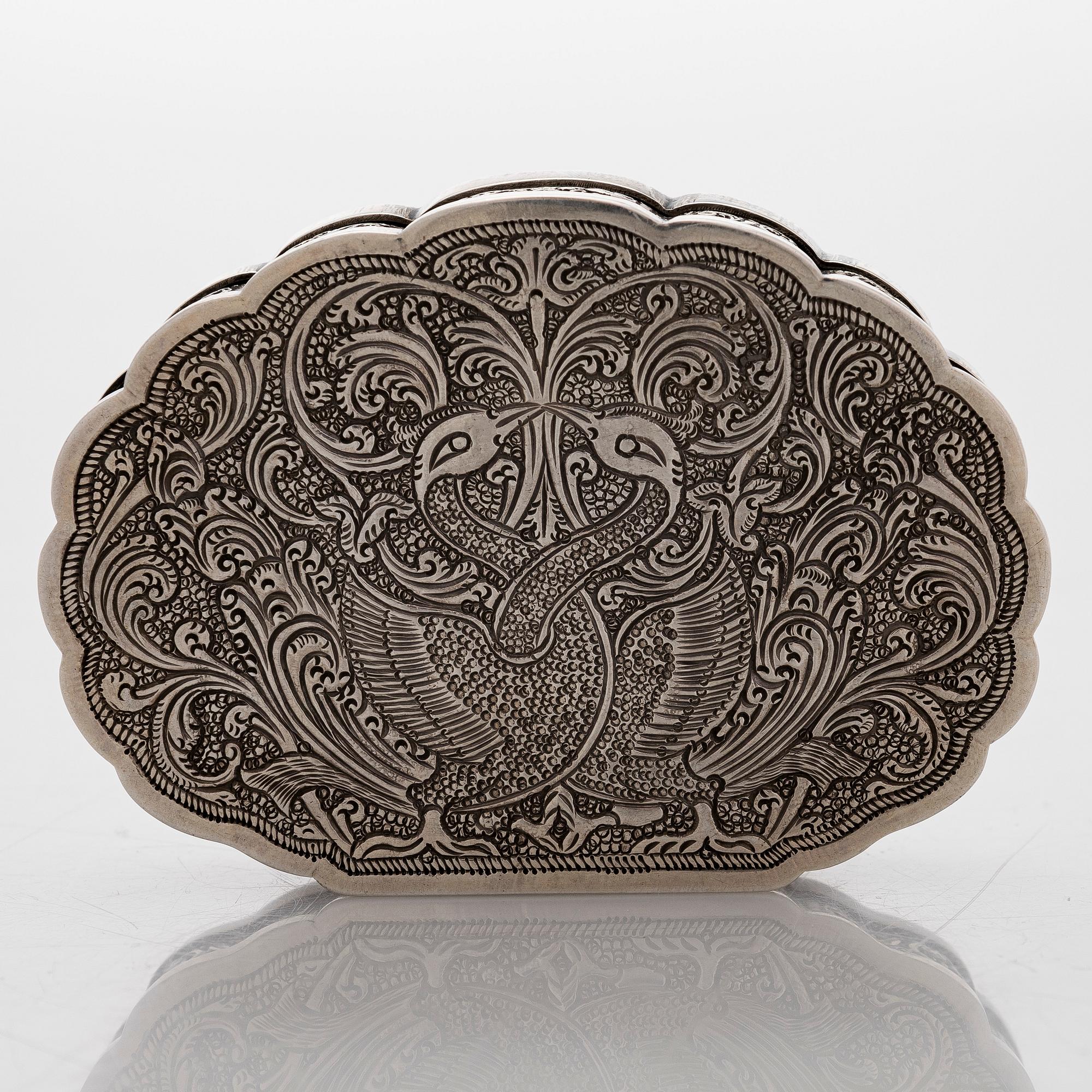 Dosa, silver, Kandyan Arts Association, Sri Lanka, sannolikt 1900-talets första hälft.