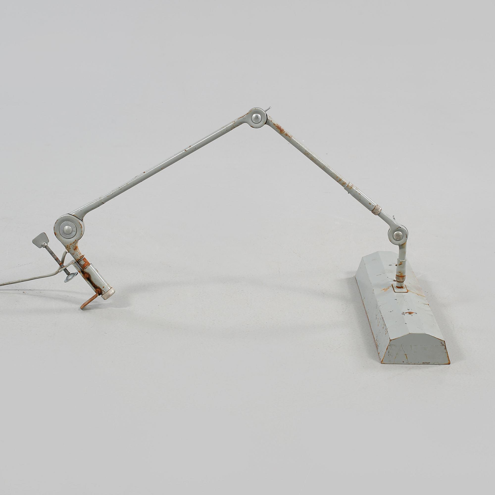 INDUSTRILAMPA, PeFeGe AB, 1900-talets mitt.