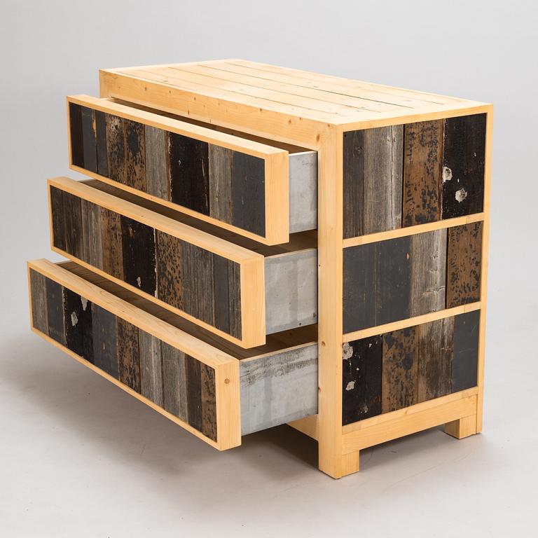 Piet Hein Eek, A 3-drawer dressoir in scrapwood.