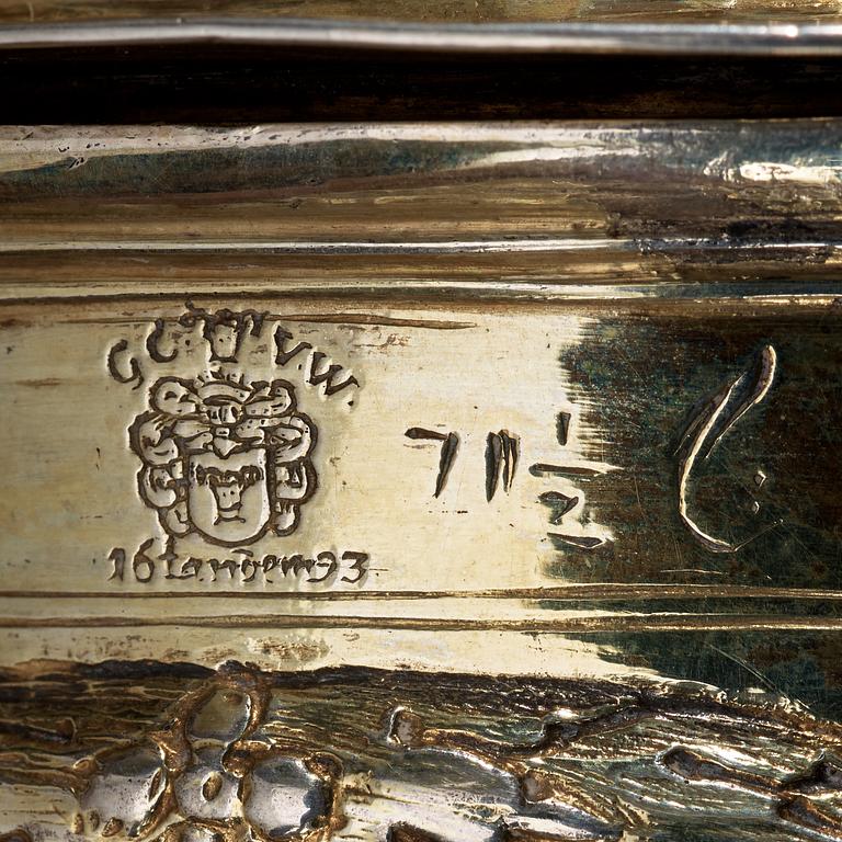 DRYCKESKANNA, icke identifierad mästarstpl, Tyskland, troligen Helmstedt
1600-talets slut/1700-talets början. Barock.