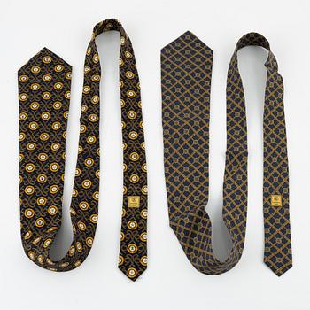 Chanel, two silk ties.