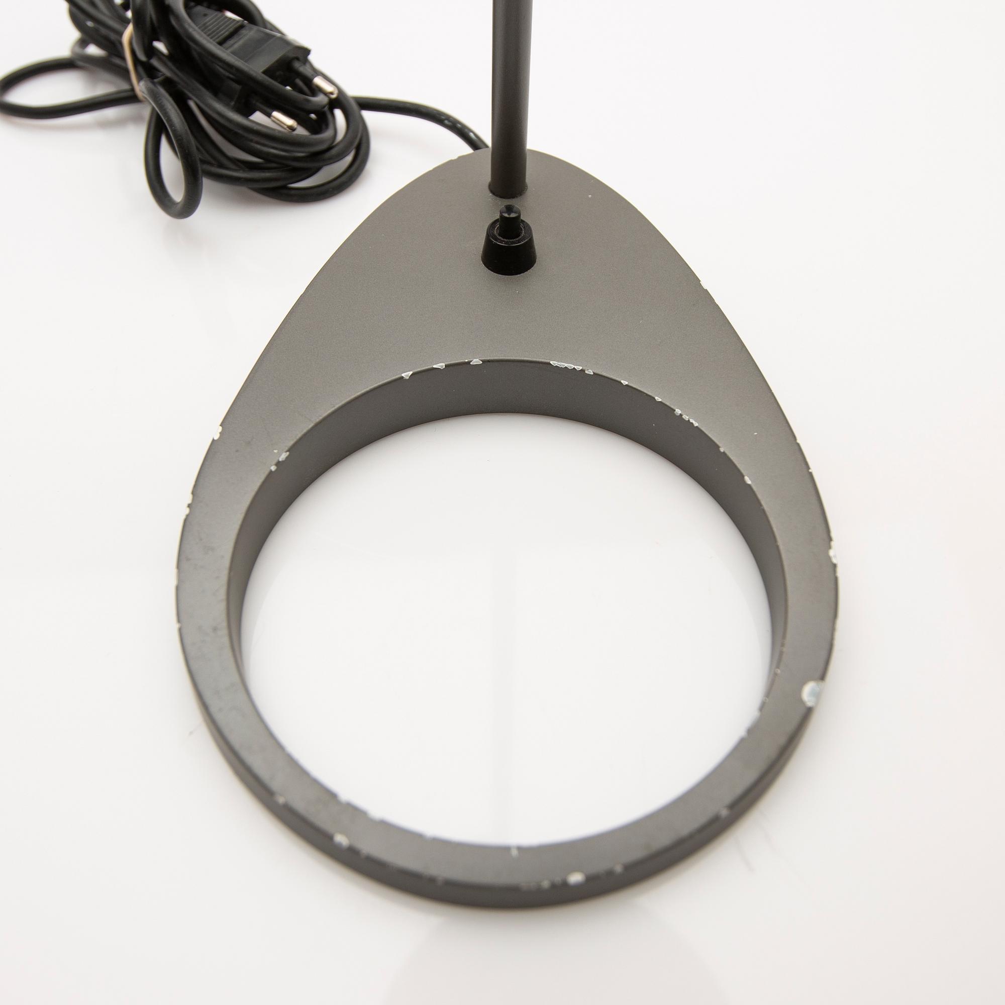 Arne Jacobsen, bordslampa, "AJ", Louis Poulsen, Danmark.