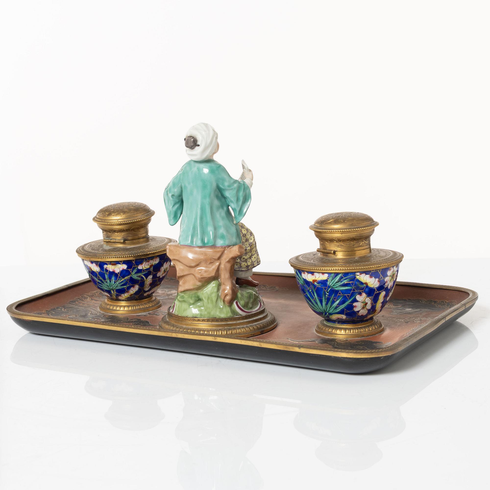 An ink well, late 19th Century.