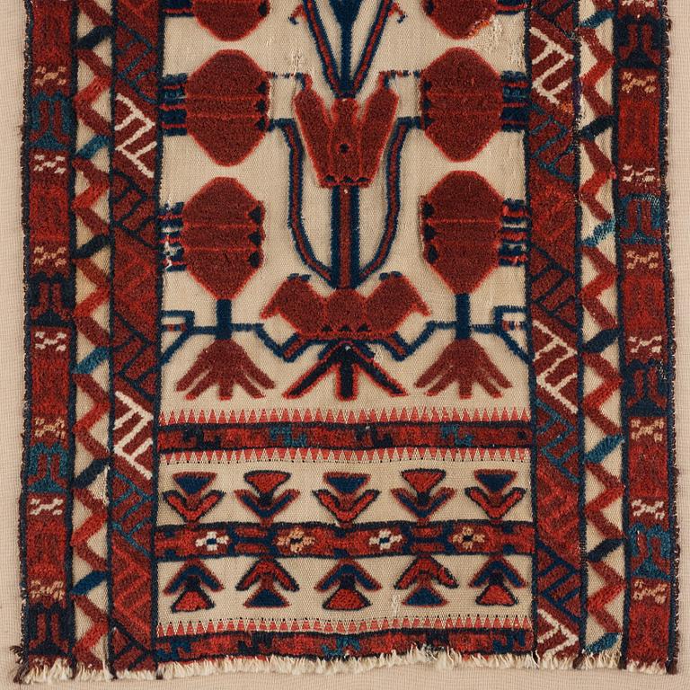 TÄLTBAND, FRAGMENT, antikt Turkmenskt, Tsarryssland, ca 102,5 x 39 cm. Monterat (med montering 107x42 cm).