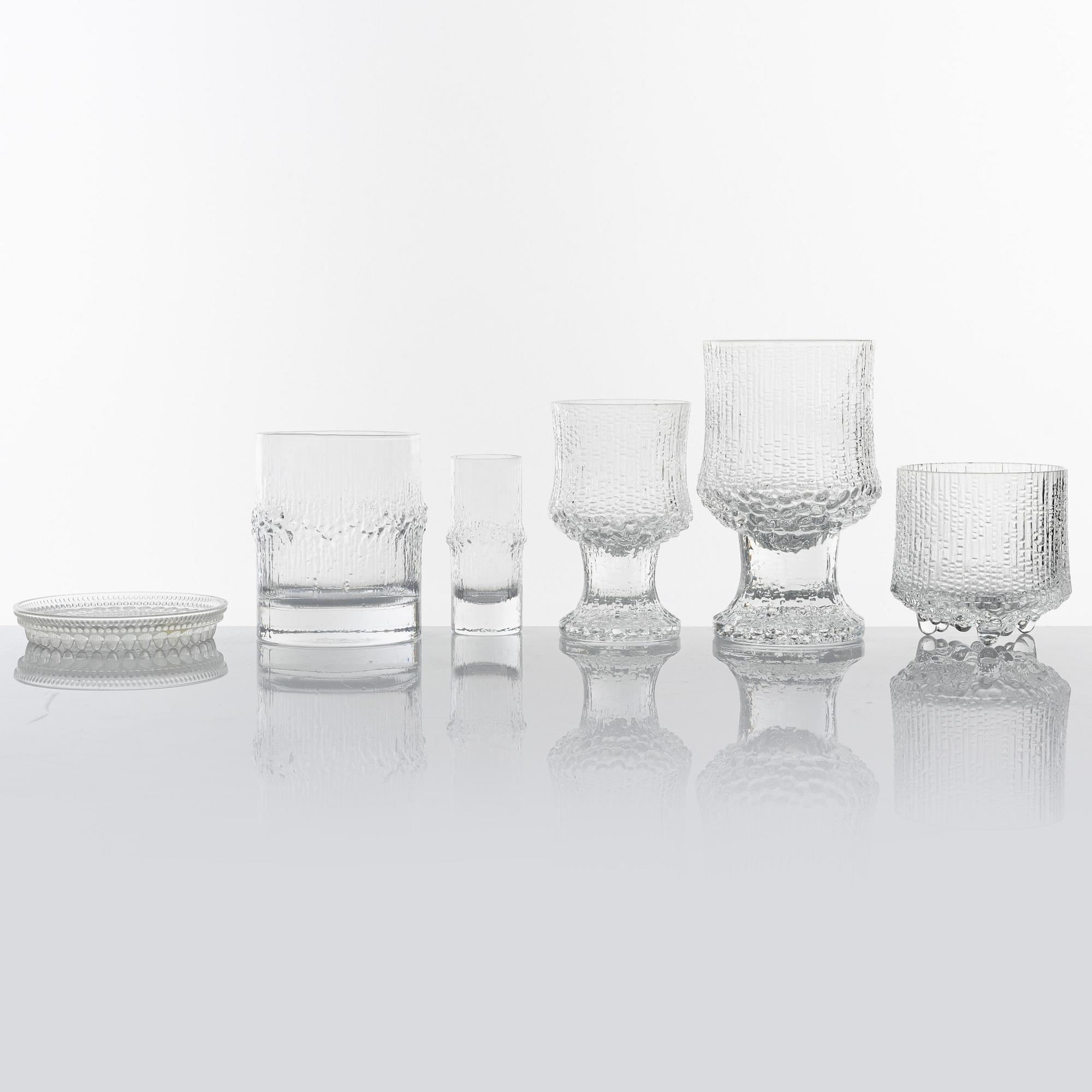 Tapio Wirkkala, glasservisdelar, 39 st, "Ultima Thule" och "Niva", Iittala, Finland.