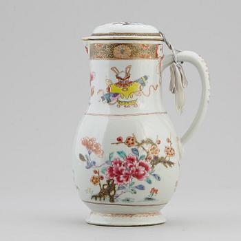 A large famille rose jug with cover, Qing dynasty, 18th century.