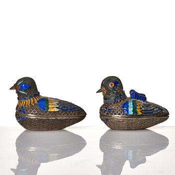 A set of three potpurri figurines, silver and enamel, late Qing dynasty/early 20th Century.