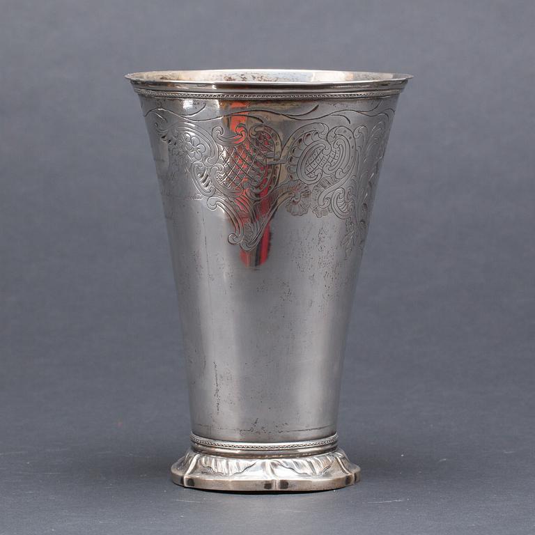 BÄGARE, silver, A. Nilsson, 1902. Vikt ca 367 gram.