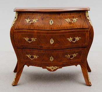 BYRÅ, rokokostil, 1900-talets första hälft.