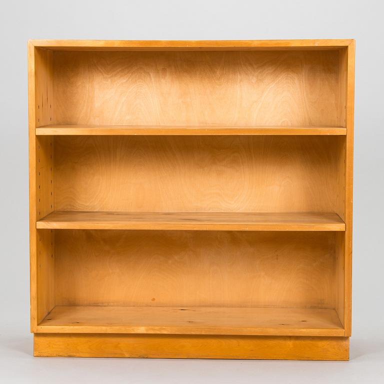 Aino Aalto, kirjahylly /kirjakaappi,  malli 408, O.Y. Huonekalu- ja Rakennustyötehdas A.B, 1950-luvun alku.