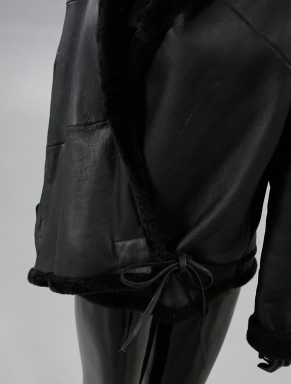 JACKA, Max Mara.