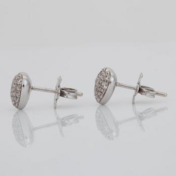 A matching heart-shaped, necklace and pair of earrings, set. Total gem weight circa 0.80 ct.