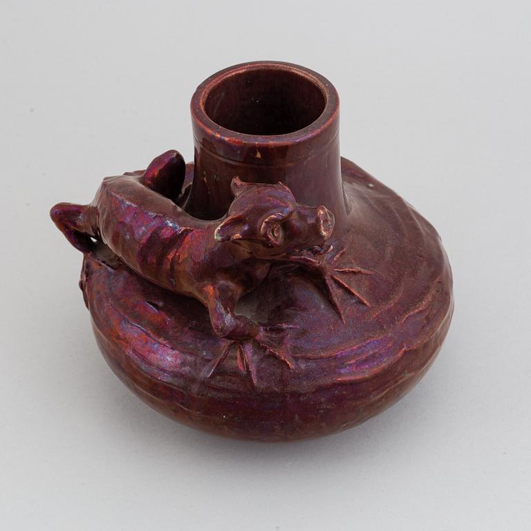 Karl Robert Svensson, a burgundy luster glazed earthenware vase. Art Noveau, Höganäs, Sweden. Early 20th century.