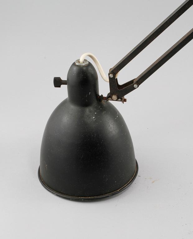 SKRIVBORDSLAMPA, omkring 1900-talets mitt.