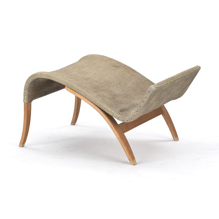 FOTPALL. Design Bruno Mathsson, firma Karl Mathsson.
Värnamo. Daterad på etikett 41.