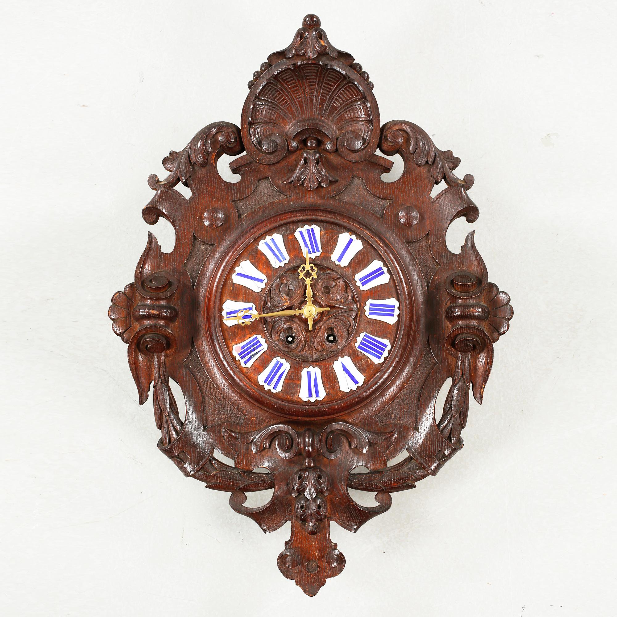 A wall clock, first half of the 20th century.